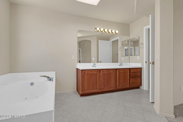 7713 E Pristine Place, Tucson, AZ 85750