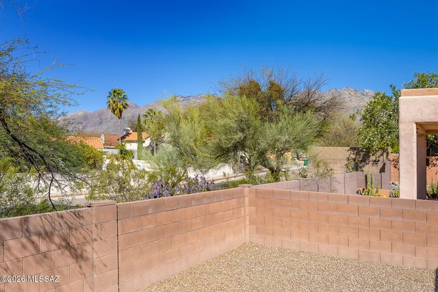 7713 E Pristine Place, Tucson, AZ 85750