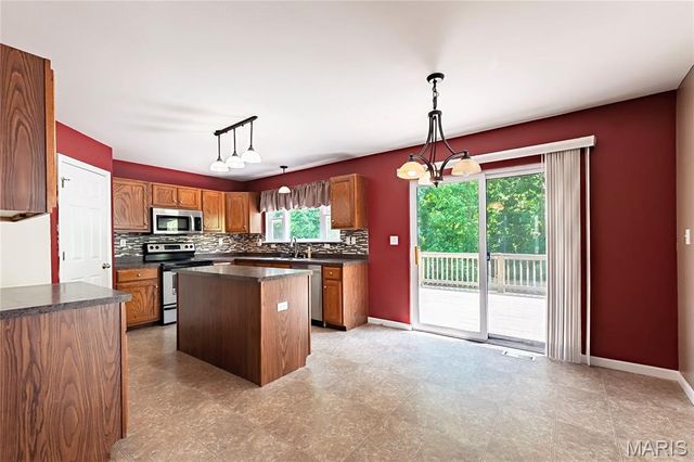 6417 Stallion Drive, Imperial, MO 63052
