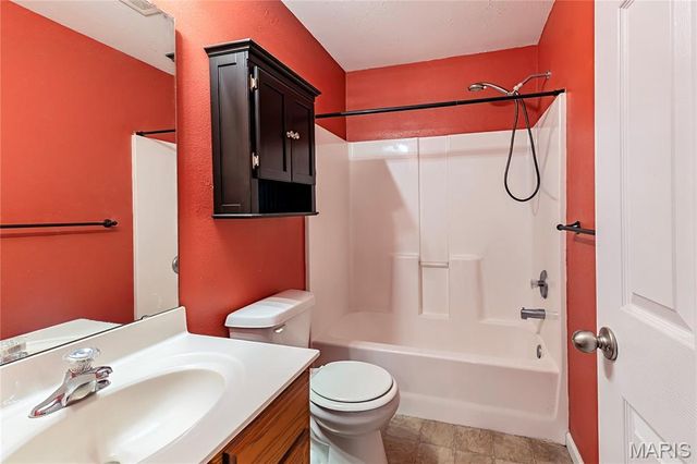 6417 Stallion Drive, Imperial, MO 63052