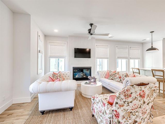 70 Hill Street, Carlton Landing, OK 74432