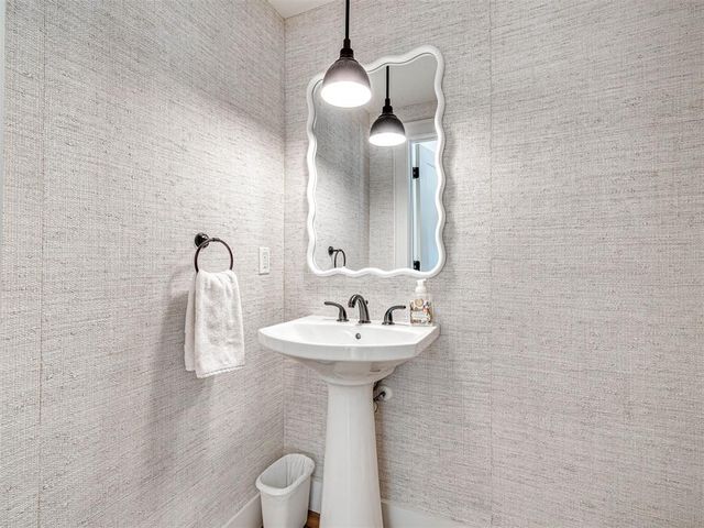 70 Hill Street, Carlton Landing, OK 74432