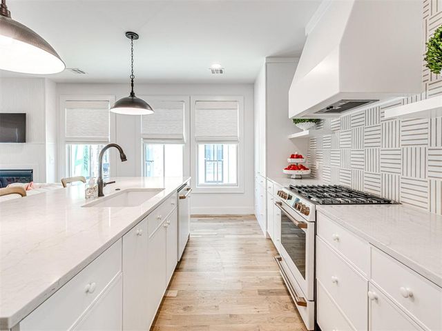 70 Hill Street, Carlton Landing, OK 74432