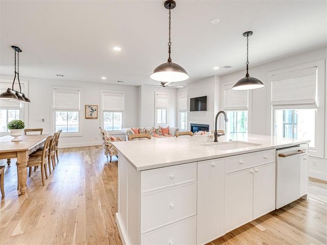 70 Hill Street, Carlton Landing, OK 74432