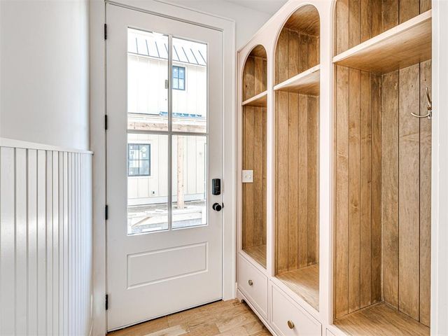 70 Hill Street, Carlton Landing, OK 74432