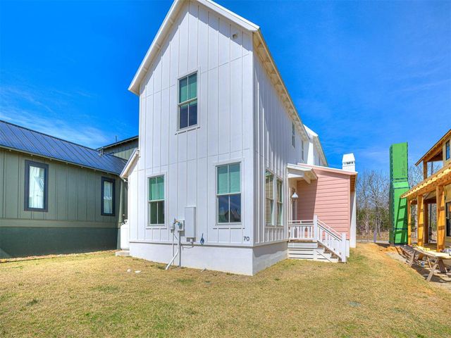70 Hill Street, Carlton Landing, OK 74432
