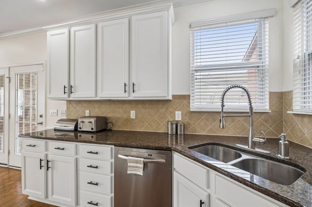 1064 Riverwood Village, Hermitage, TN 37076