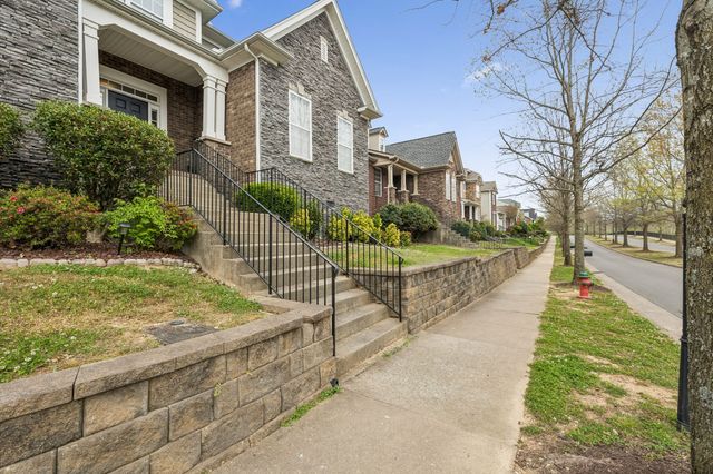 1064 Riverwood Village, Hermitage, TN 37076