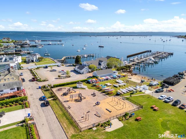 4 Northwest Street B3, Stonington, CT 06378