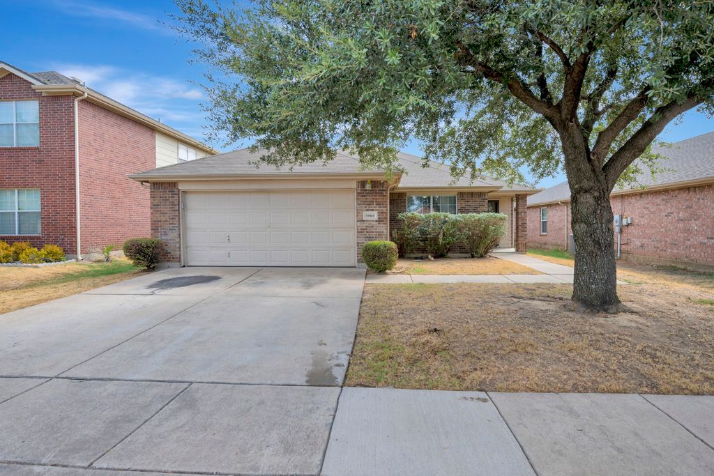 10860 Braemoor Drive, Fort Worth, TX 76052 — exterior
