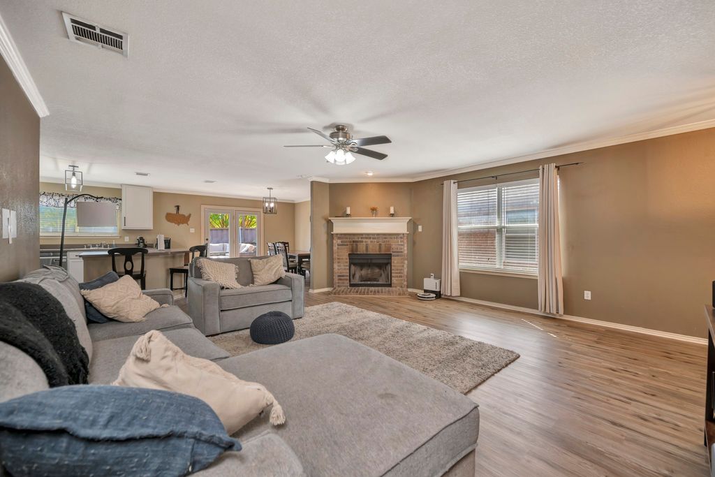 10860 Braemoor Drive, Fort Worth, TX 76052 — photo 3