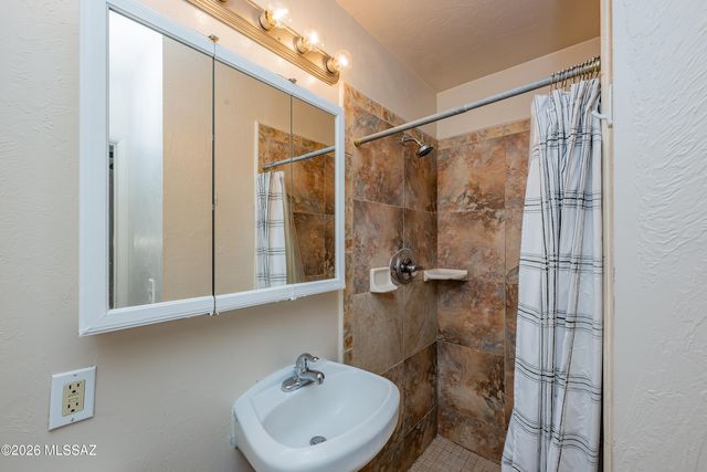 911 N Euclid Ave Unit 207, Tucson, AZ 85719