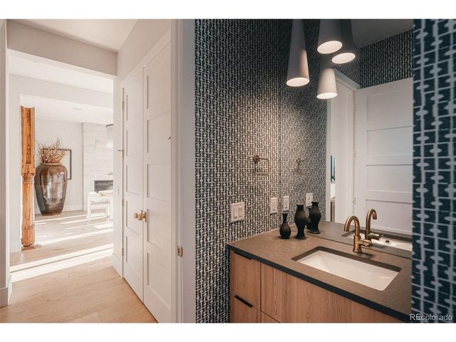 1130 S Cook St, Denver, CO 80210