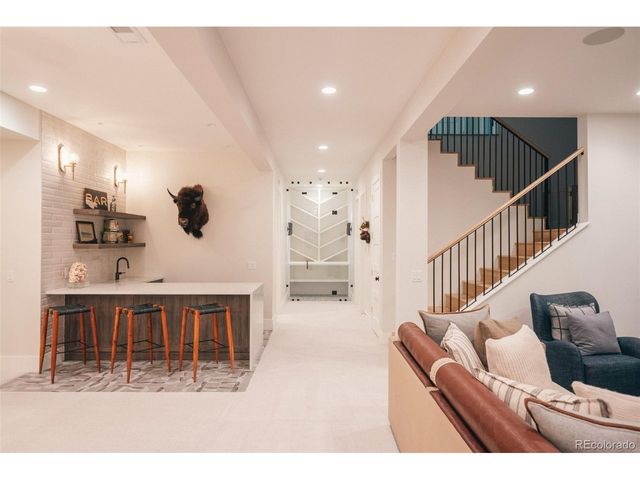 1130 S Cook St, Denver, CO 80210