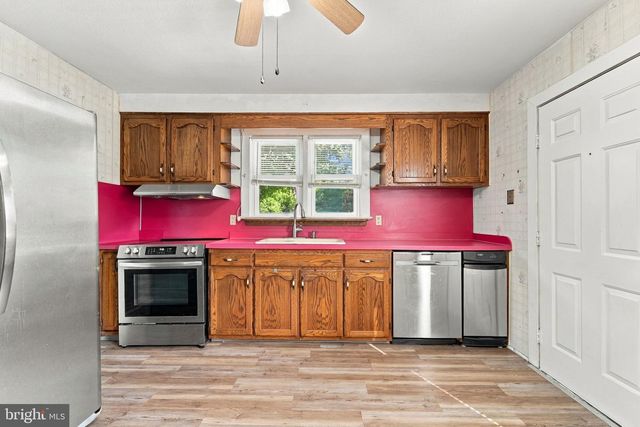 741 S EAST AVE, Vineland, NJ 08360