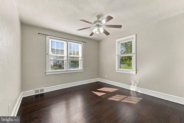 741 S EAST AVE, Vineland, NJ 08360