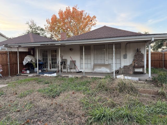 318 Doral Place, Garland, TX 75043