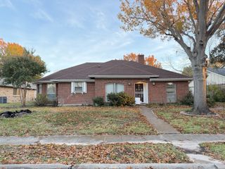 318 Doral Place, Garland, TX 75043