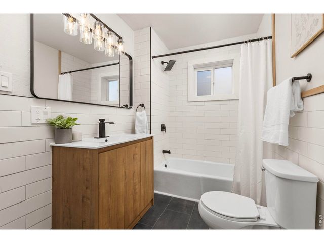 21 Rutherford Ave, Johnstown, CO 80534