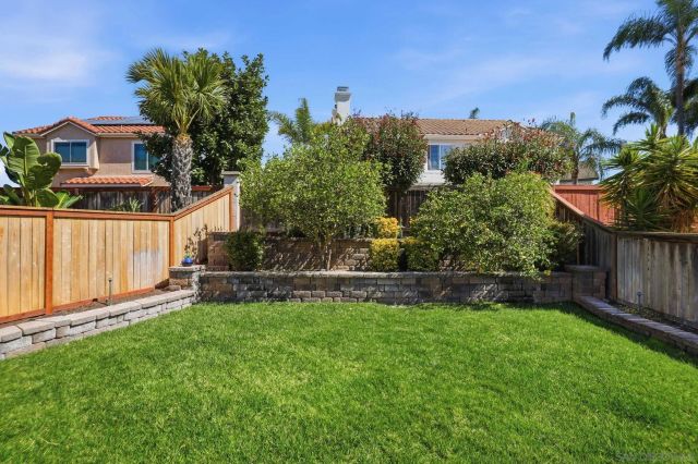 2471 Bear Rock Glen, Escondido, CA 92026