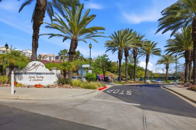 2471 Bear Rock Glen, Escondido, CA 92026