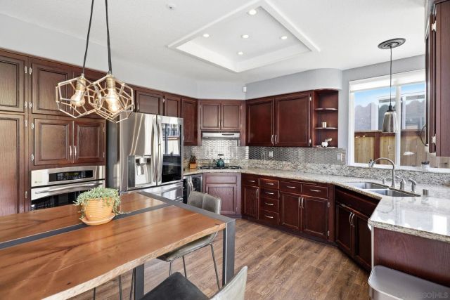 2471 Bear Rock Glen, Escondido, CA 92026