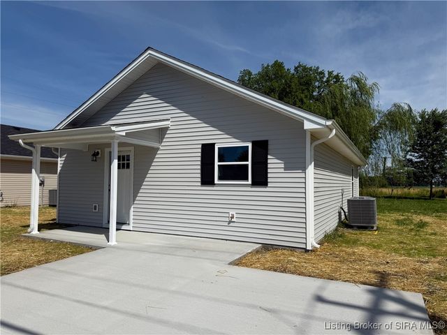 202 E Walnut Street, Crothersville, IN 47229