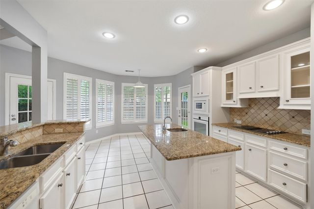 118 Wick Willow Drive, Montgomery, TX 77356