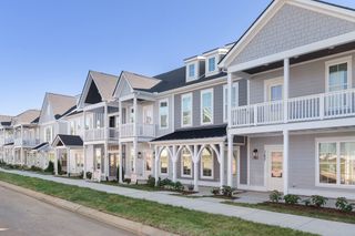 1961 Amacher Dr, Spring Hill, TN 37174