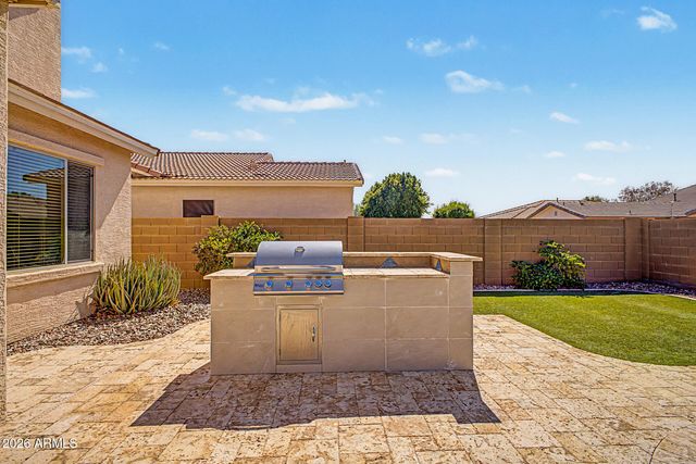 18521 W TURQUOISE Avenue, Waddell, AZ 85355