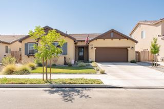 1833 W Corvina Avenue, Visalia, CA 93291