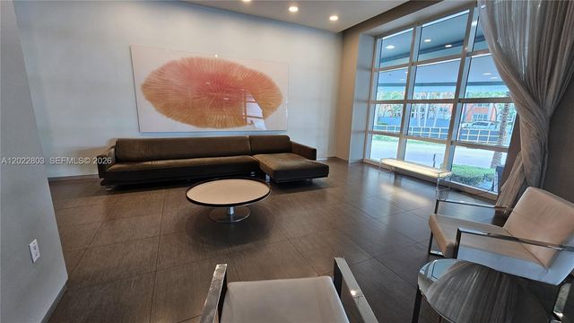 1900 N Bayshore Dr 3717, Miami, FL 33132
