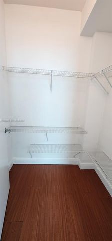 1900 N Bayshore Dr 3717, Miami, FL 33132