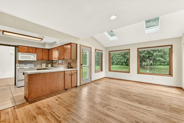1009 19th Street NE, Rochester, MN 55906