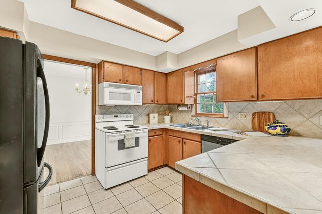 1009 19th Street NE, Rochester, MN 55906
