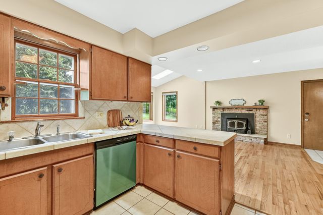 1009 19th Street NE, Rochester, MN 55906