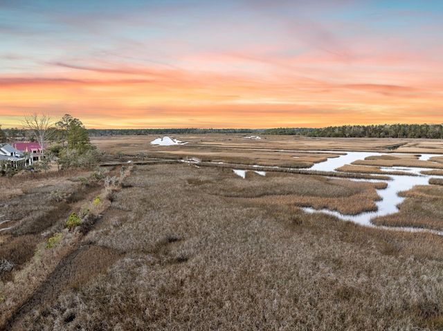 112 Peninsula Drive, Ravenel, SC 29470