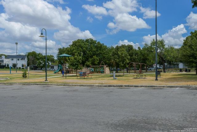 1932 W HUISACHE AVE, San Antonio, TX 78201