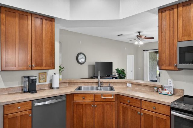 5017 TORREY HILLS LANE, Lutz, FL 33558