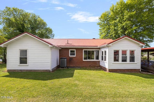 153 Forest Avenue, Pennington Gap, VA 24277