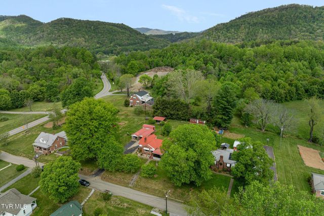 153 Forest Avenue, Pennington Gap, VA 24277