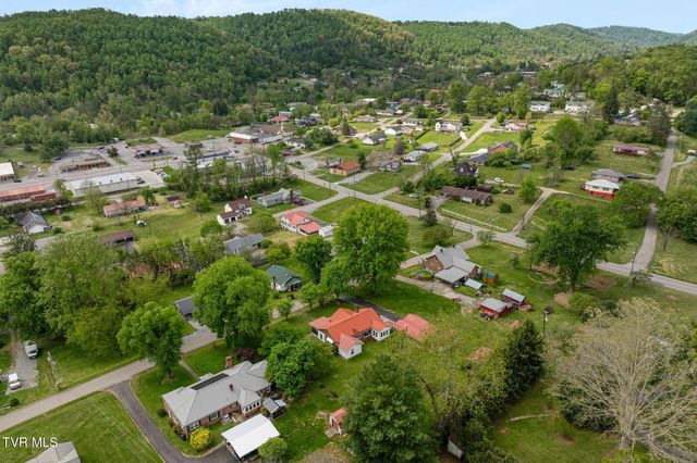 153 Forest Avenue, Pennington Gap, VA 24277