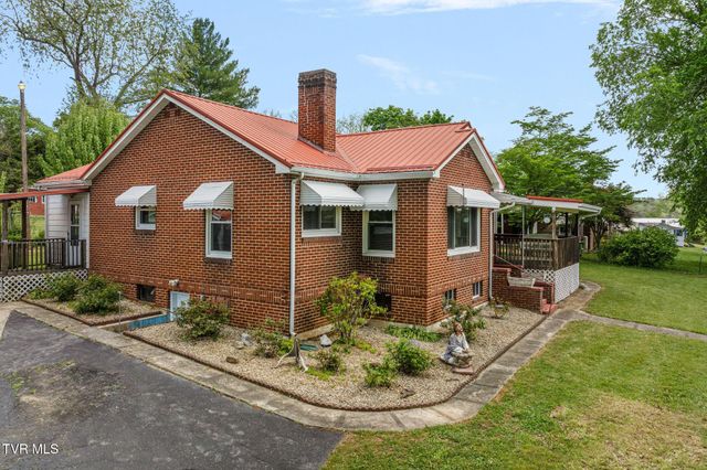 153 Forest Avenue, Pennington Gap, VA 24277