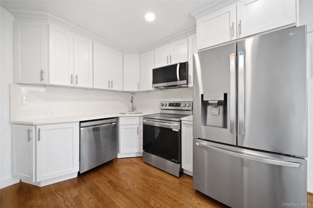 3914 Waverly Avenue, Seaford, NY 11783