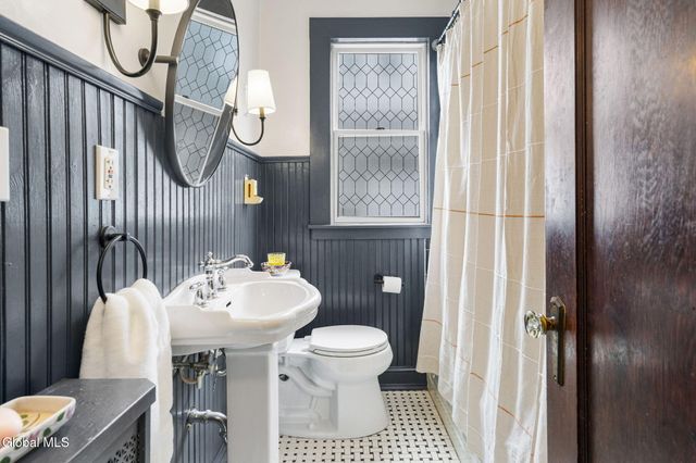 1457 Baker Avenue, Niskayuna, NY 12309