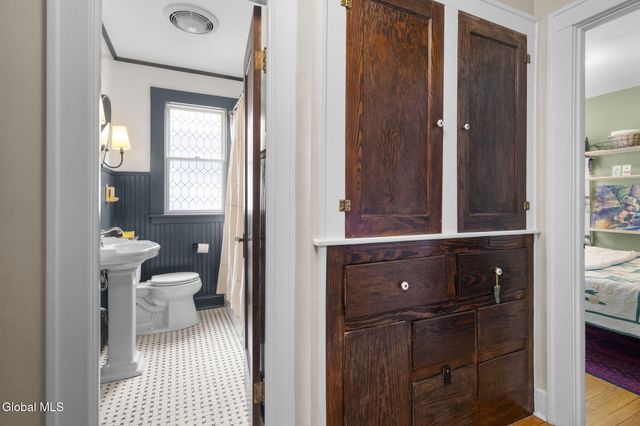 1457 Baker Avenue, Niskayuna, NY 12309