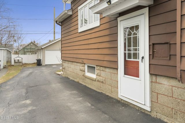 1457 Baker Avenue, Niskayuna, NY 12309