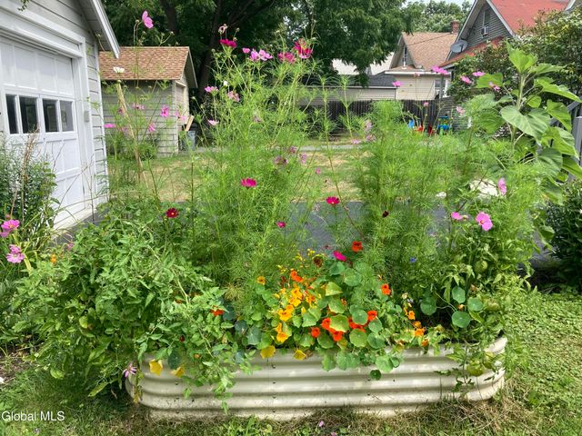 1457 Baker Avenue, Niskayuna, NY 12309