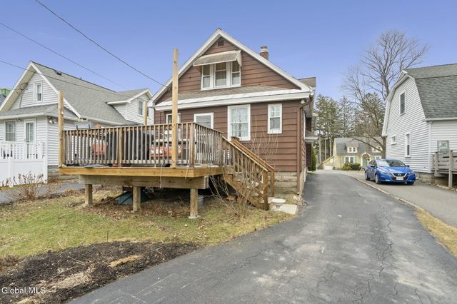 1457 Baker Avenue, Niskayuna, NY 12309