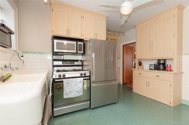 77 Buckley Street, Bronx, NY 10464